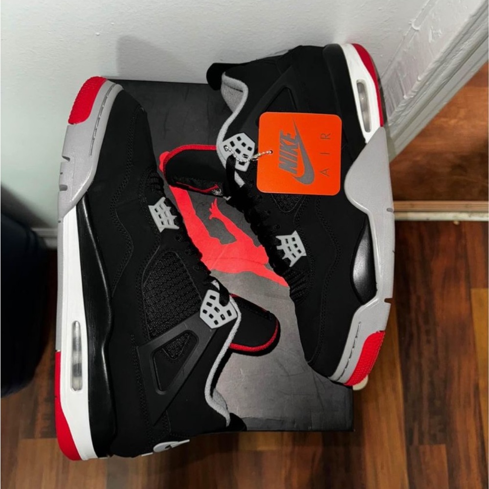 Jordan 4